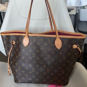 Louis Vuitton Neverfull MM , hot pink interior, monogram.